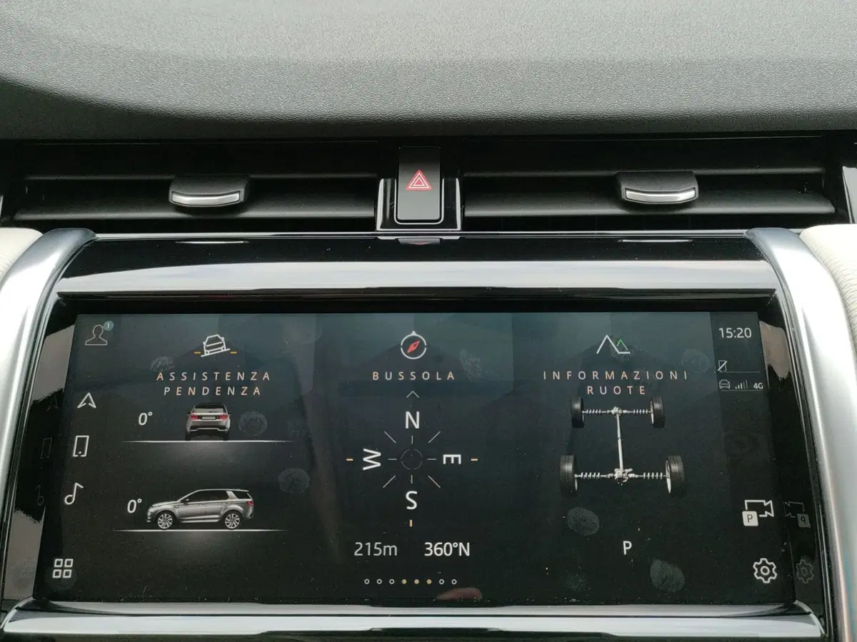 Land Rover Discovery Sport usata a Lecco (18)