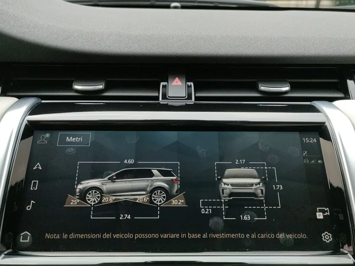Land Rover Discovery Sport usata a Lecco (19)