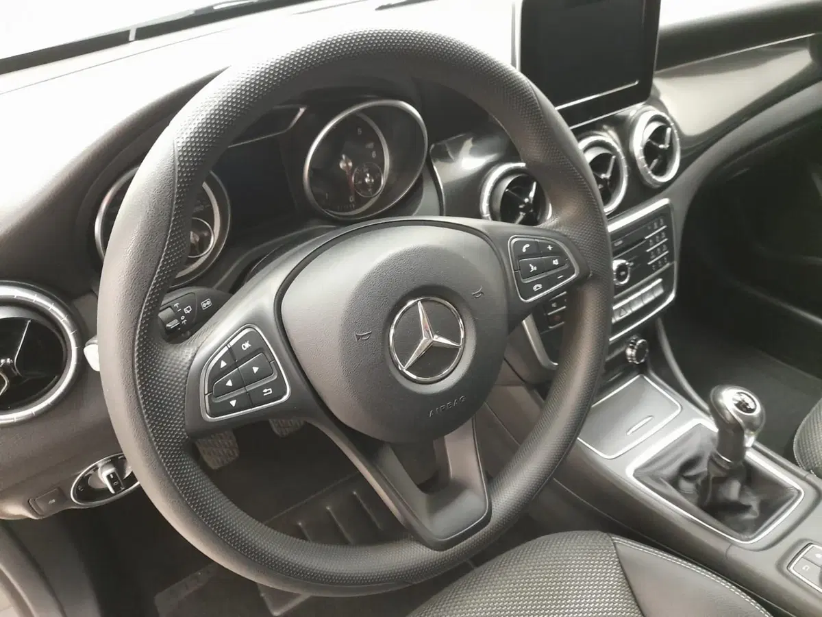 Mercedes-Benz CLA Shooting Brake usata a Alessandria (14)