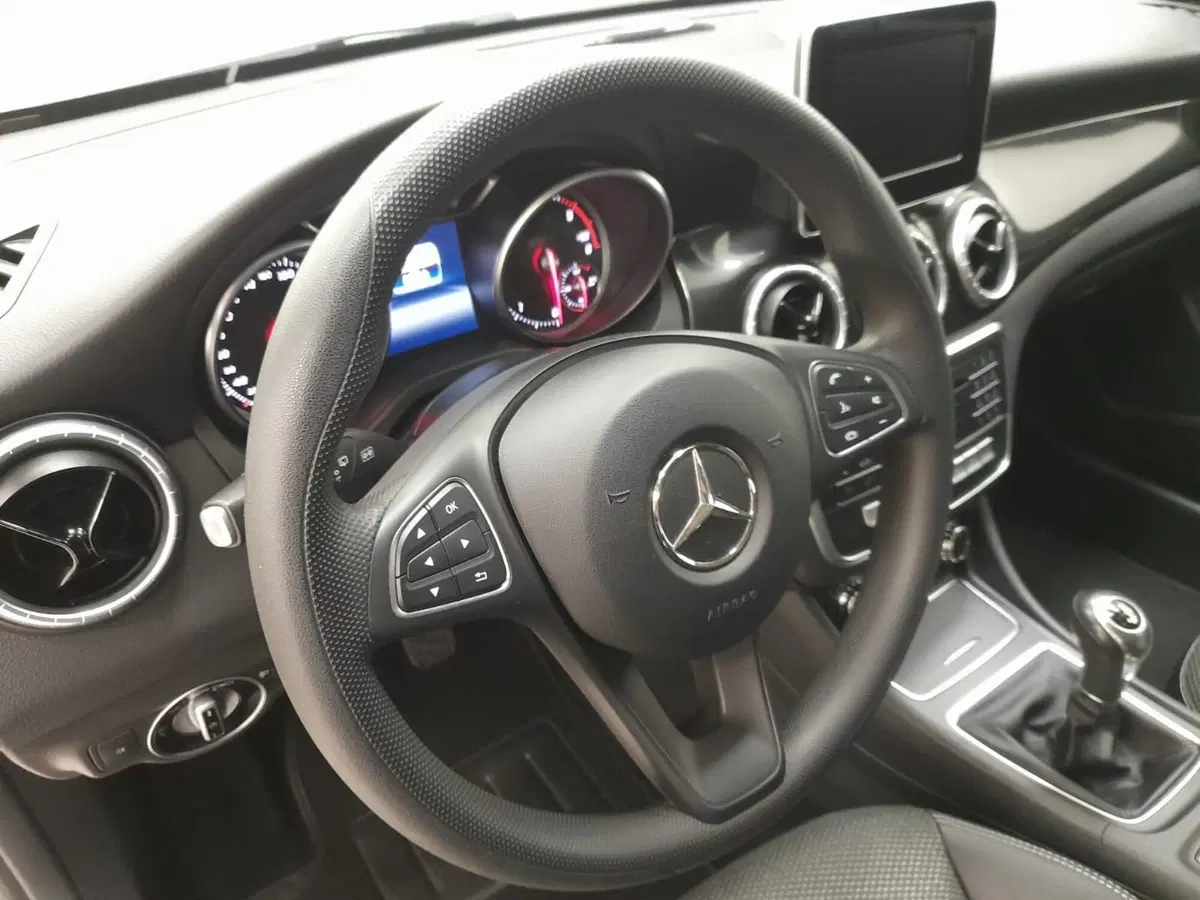 Mercedes-Benz CLA Shooting Brake usata a Alessandria (15)