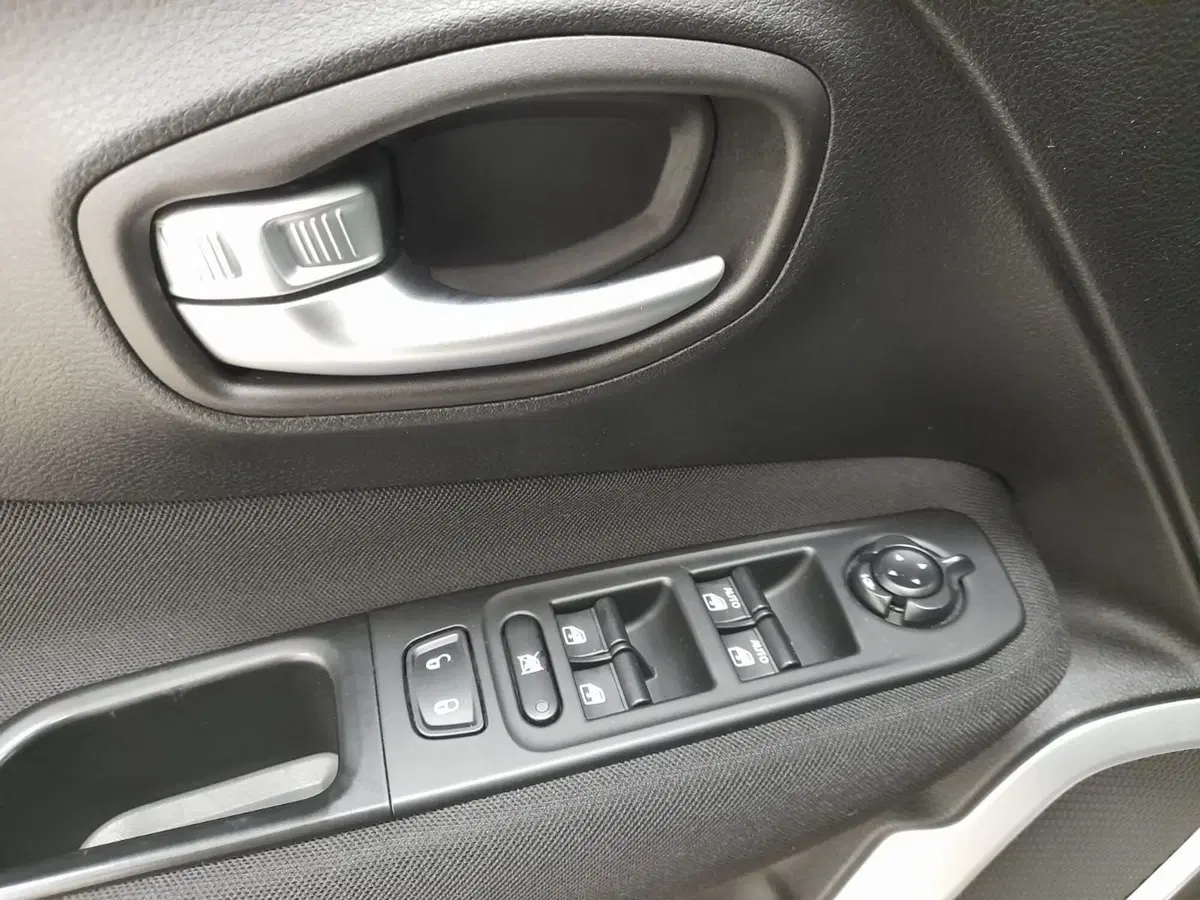 Jeep Renegade usata a Alessandria (17)