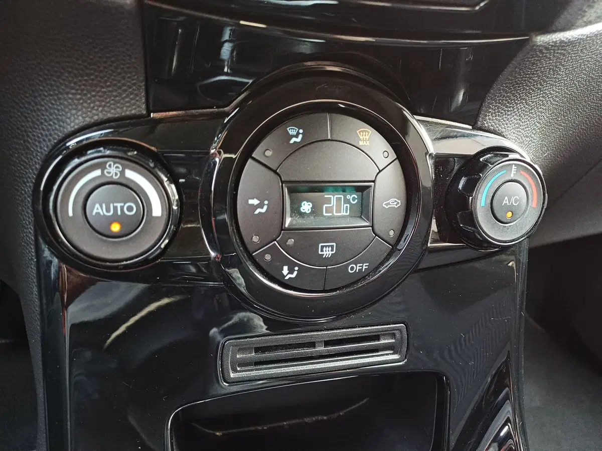 Ford Fiesta usata a Modena (13)