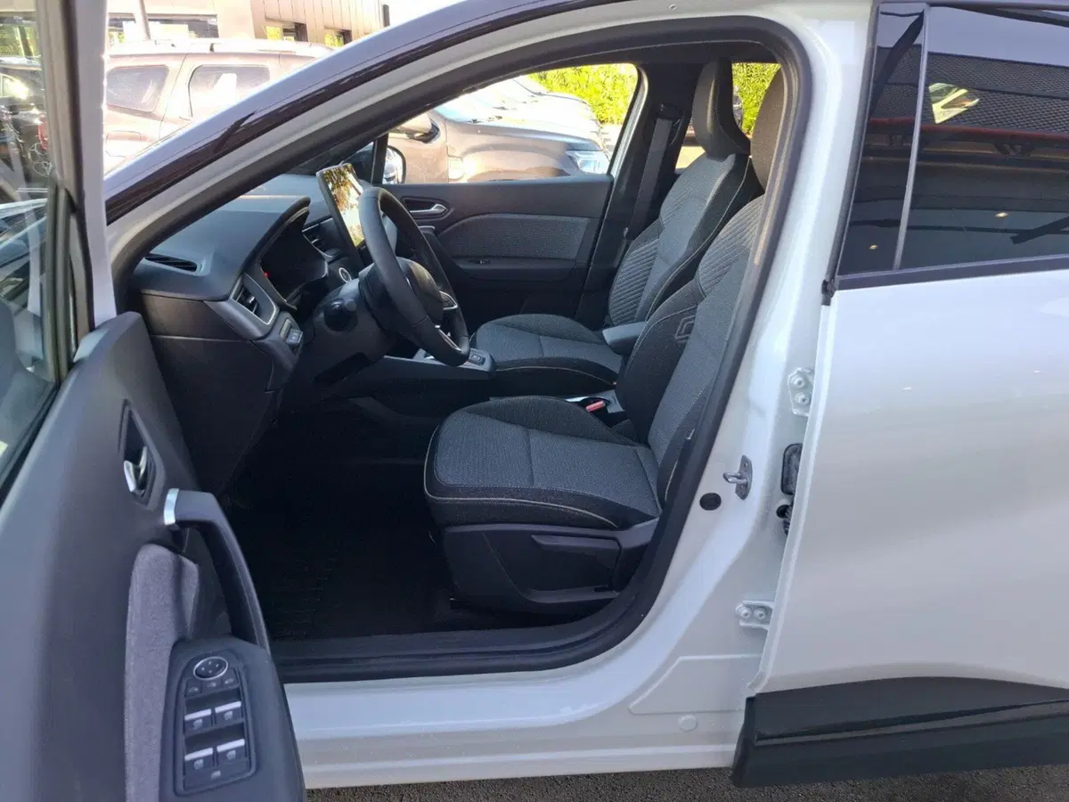 Renault Captur nuova a Latina (18)