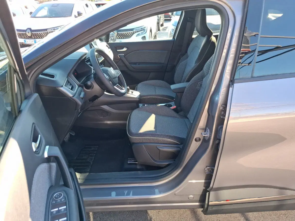 Renault Captur nuova a Latina (18)