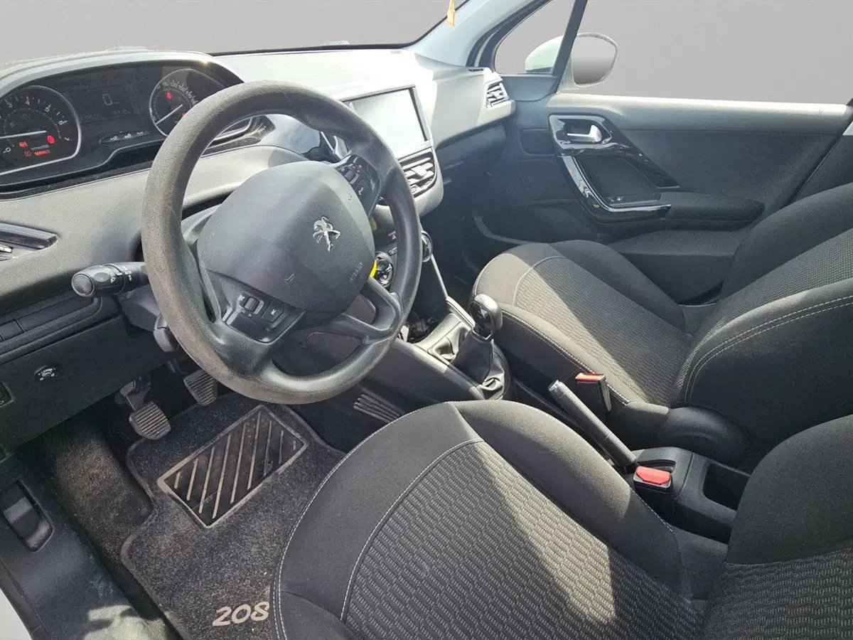 Peugeot 208 usata a Perugia (10)