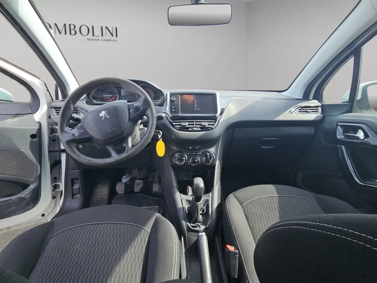 Peugeot 208 usata a Perugia (9)