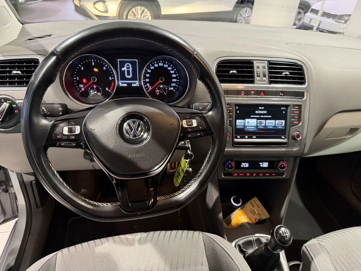 Volkswagen Polo usata a Genova (13)