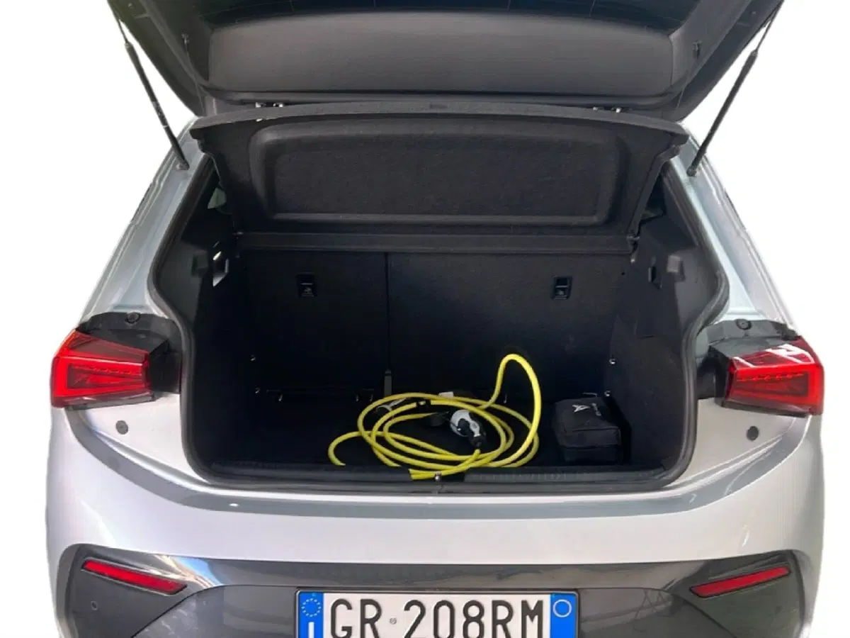 Cupra Born usata a Roma (10)