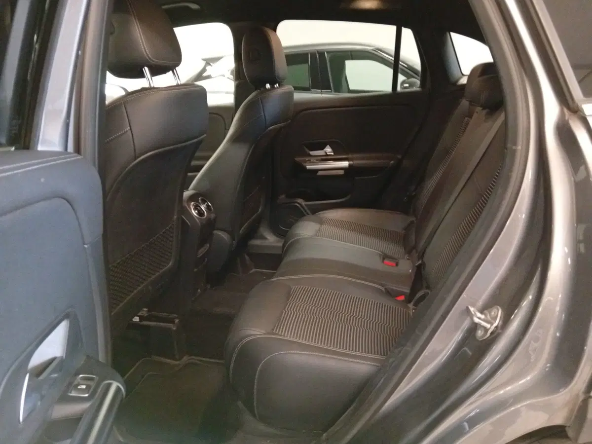 Mercedes-Benz GLA SUV usata a Varese (10)