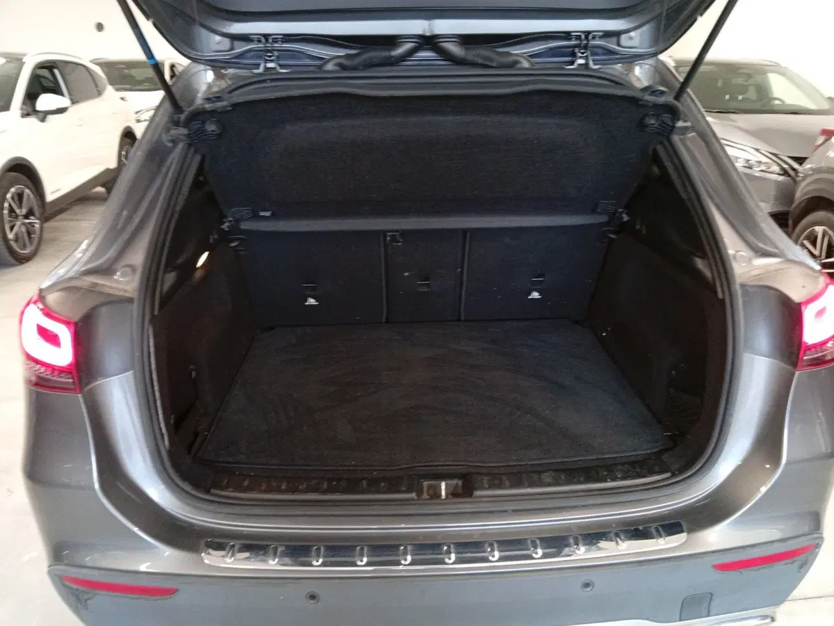 Mercedes-Benz GLA SUV usata a Varese (7)