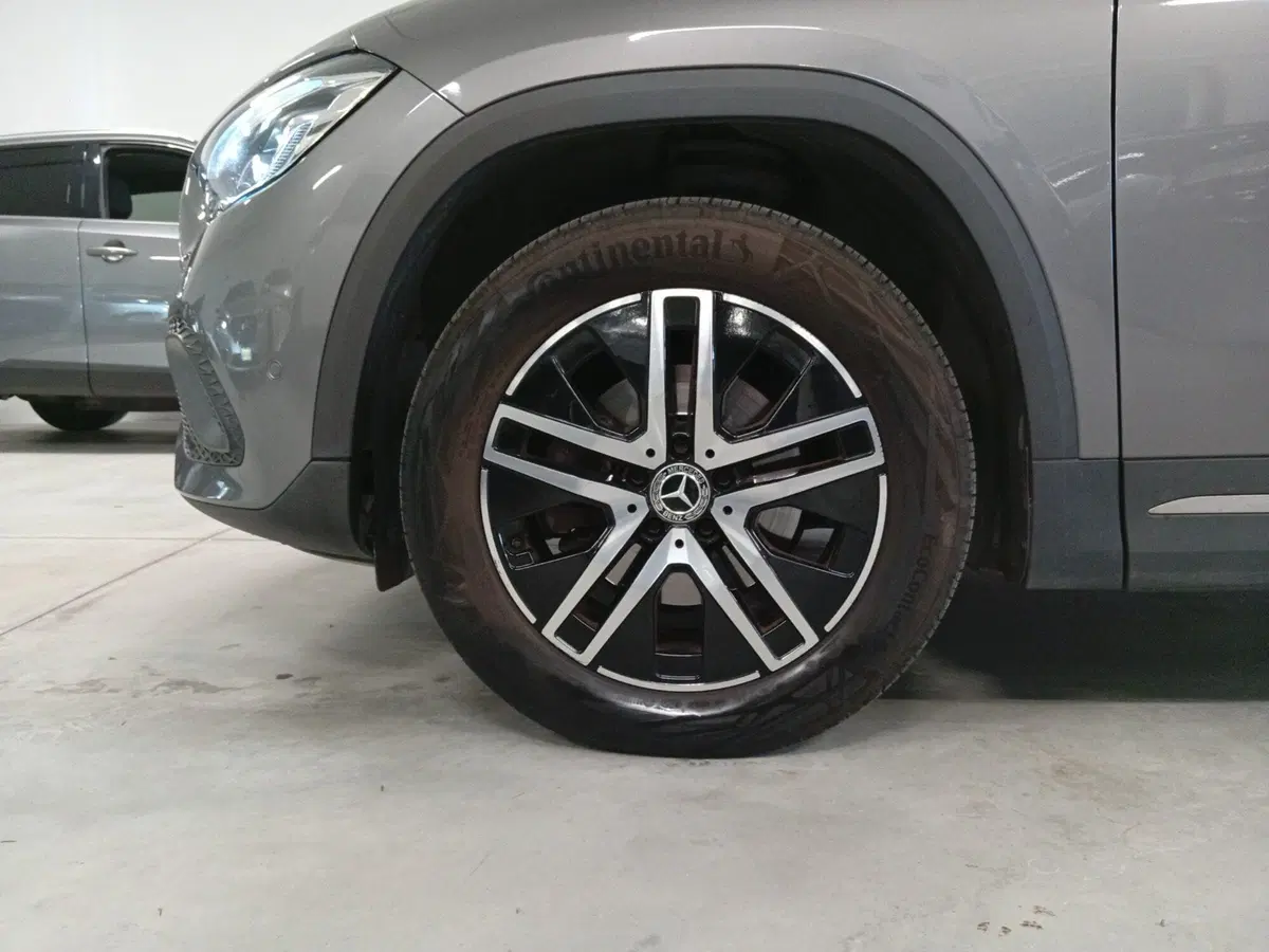 Mercedes-Benz GLA SUV usata a Varese (8)