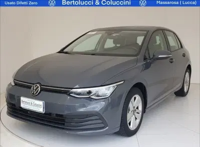 Volkswagen Golf 1.0 eTSI EVO DSG Life del 2020 usata a Massarosa