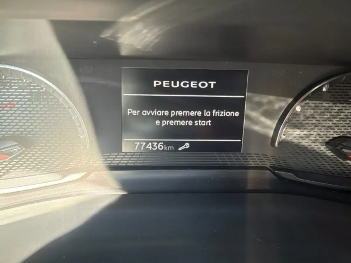 Peugeot 2008 usata a Salerno (9)