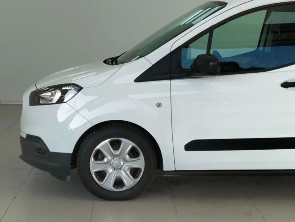 Ford Transit Courier usata a Como (9)