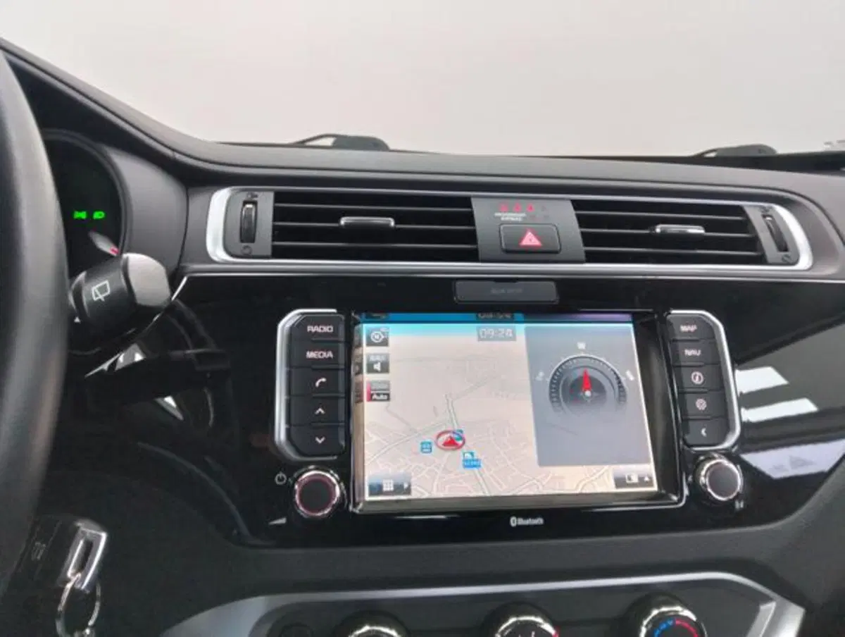 Kia Rio usata a Como (12)
