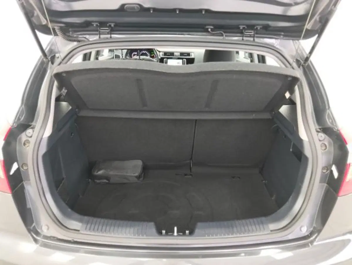 Kia Rio usata a Como (17)