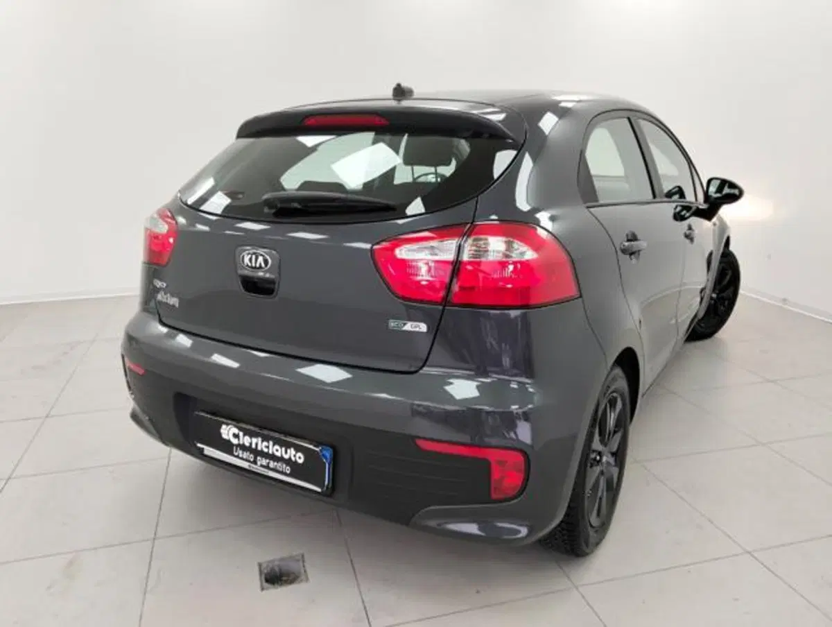 Kia Rio usata a Como (2)