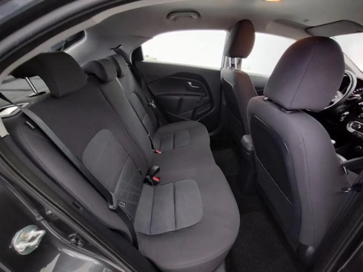 Kia Rio usata a Como (5)