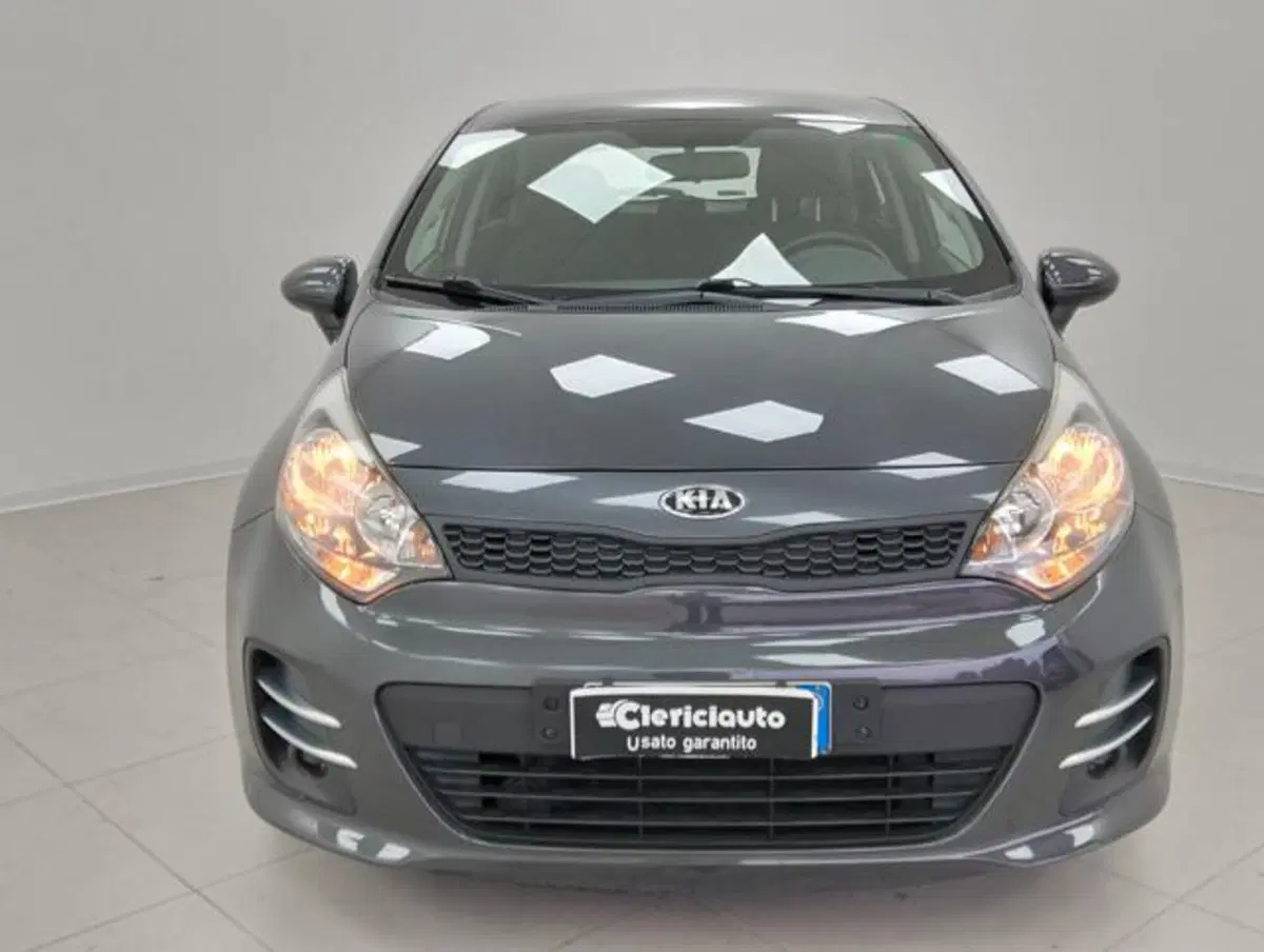 Kia Rio usata a Como (6)