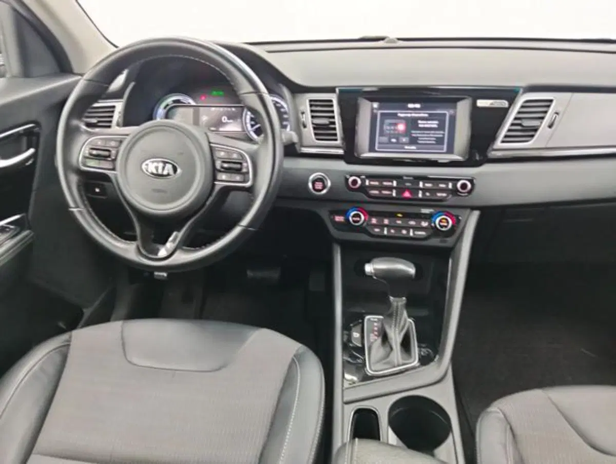 Kia Niro usata a Como (4)