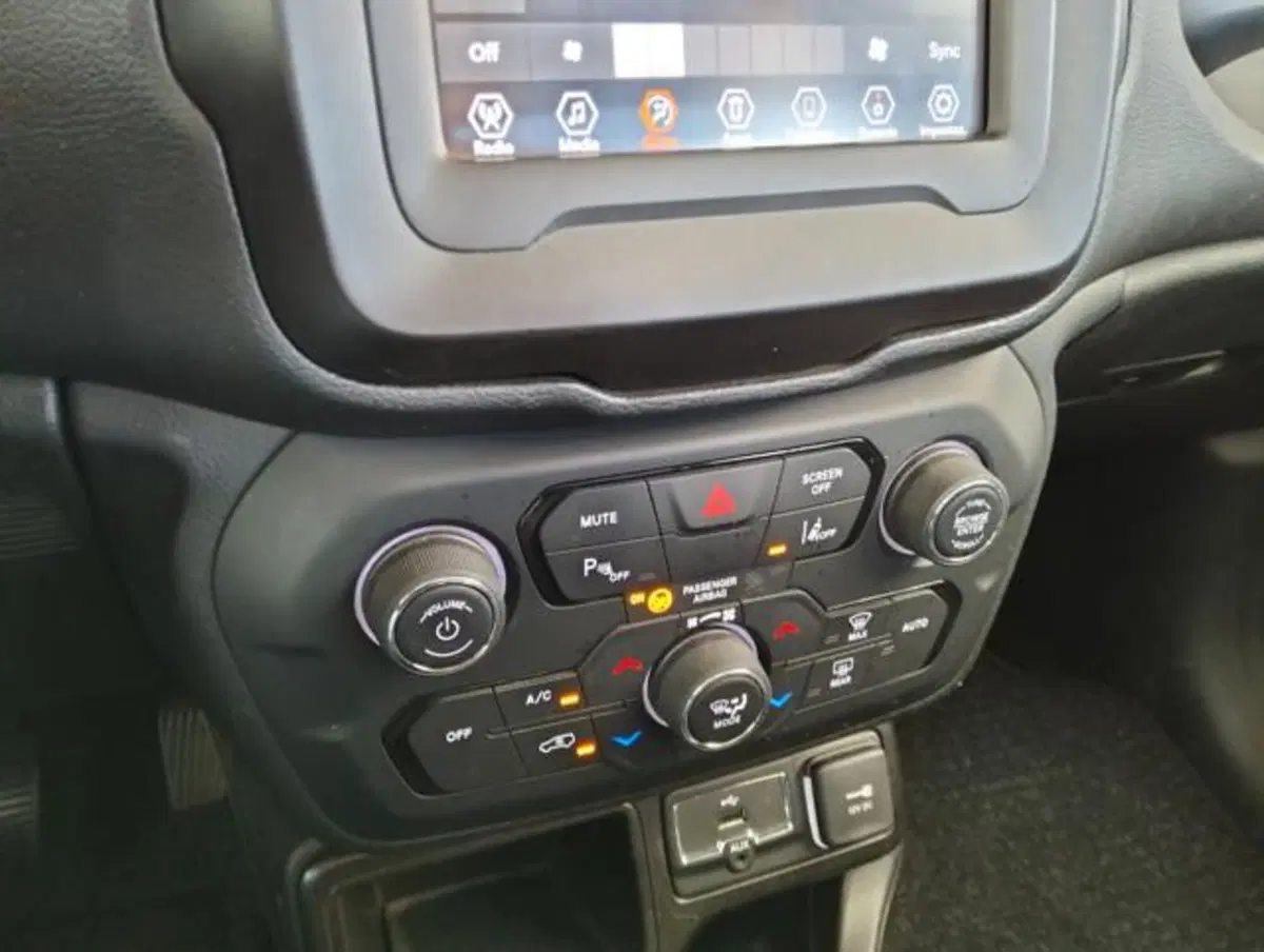 Jeep Renegade usata a Como (16)