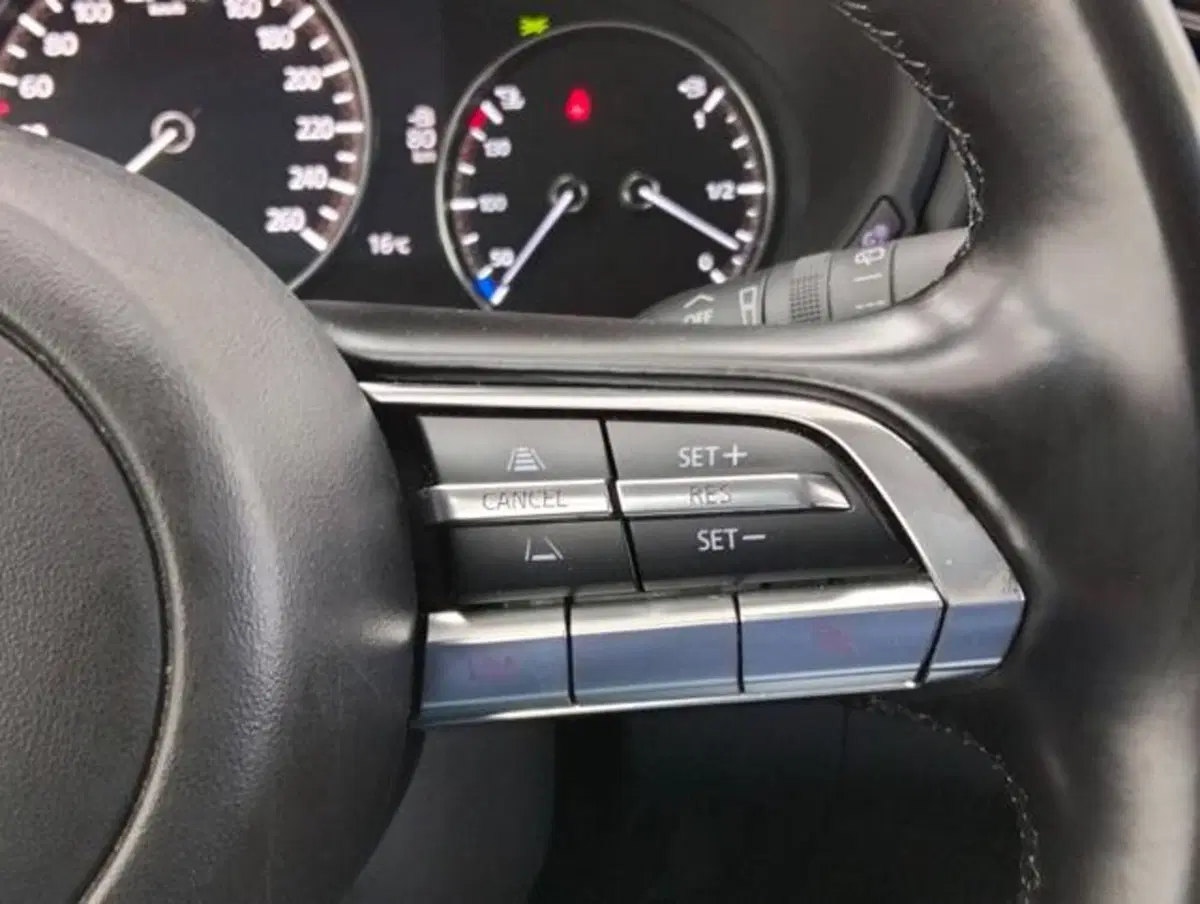 Mazda CX-30 usata a Como (11)