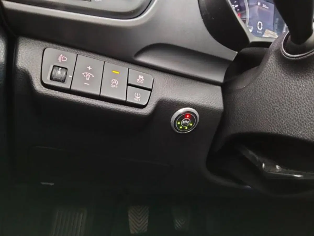 Kia Stonic usata a Como (11)