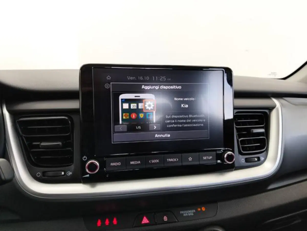 Kia Stonic usata a Como (12)