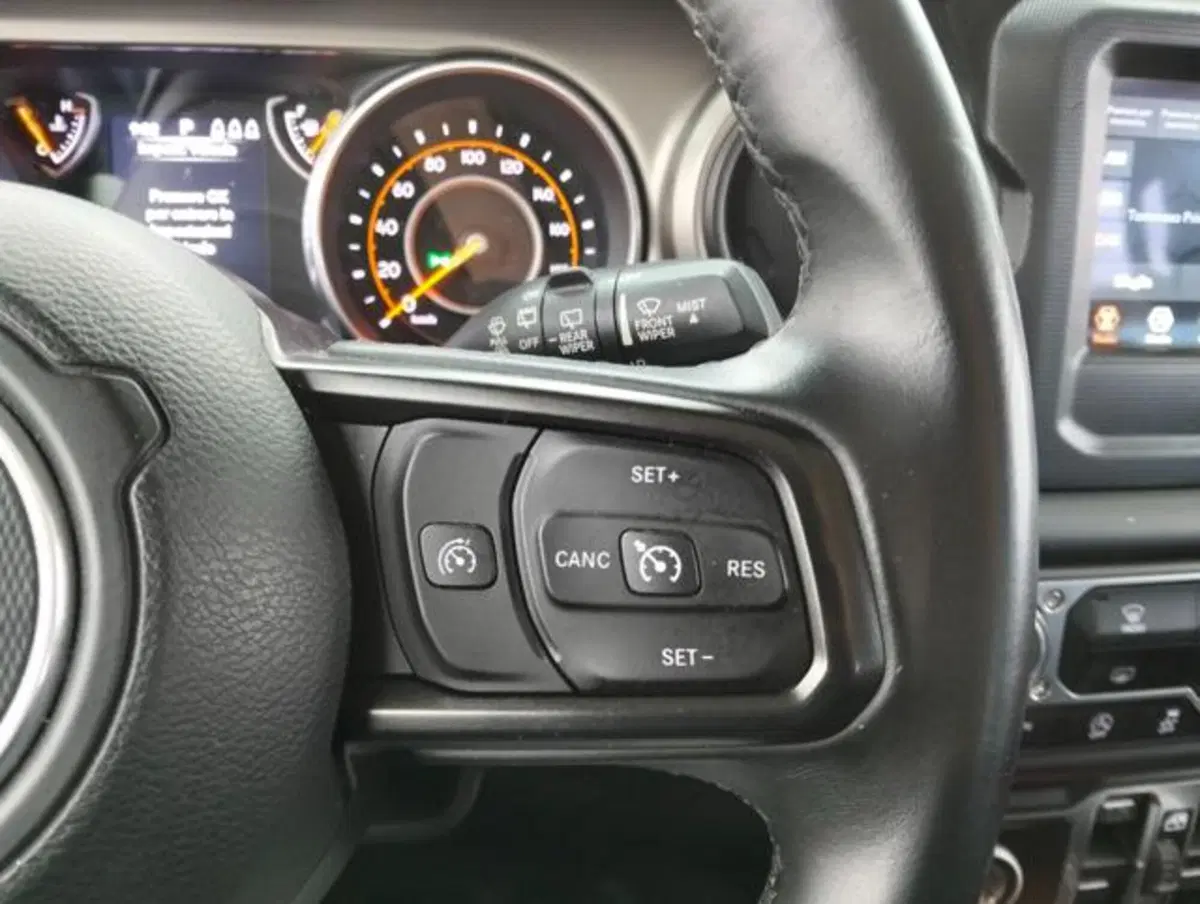 Jeep Wrangler Unlimited usata a Como (12)