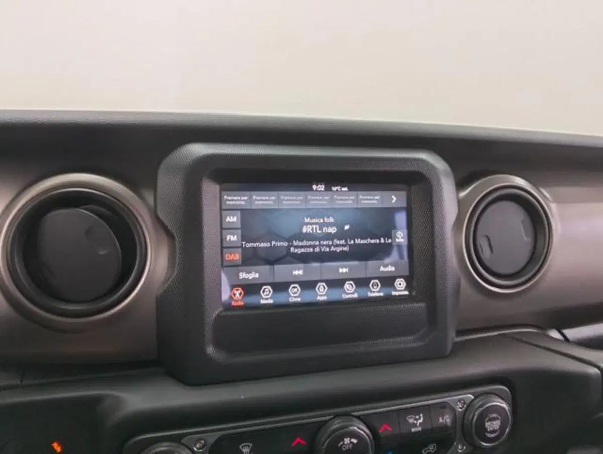 Jeep Wrangler Unlimited usata a Como (13)