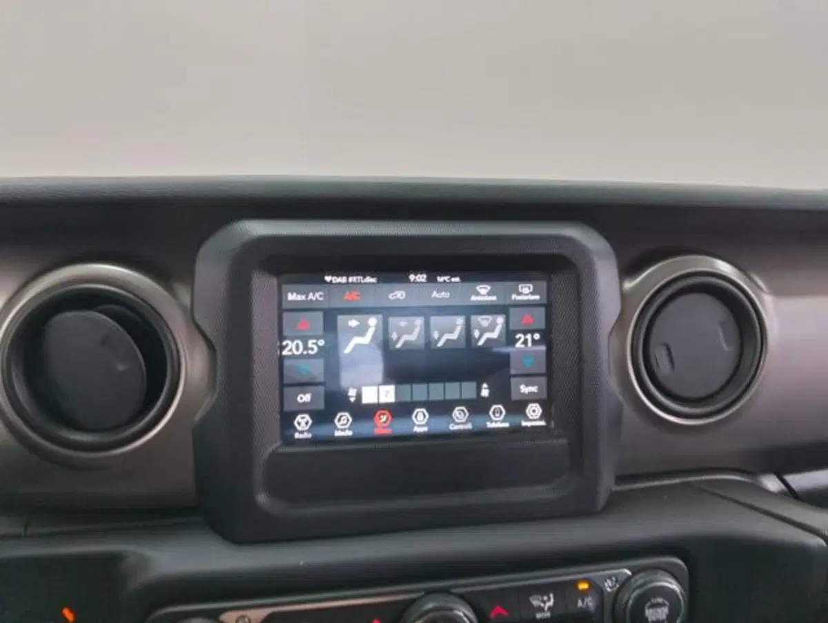 Jeep Wrangler Unlimited usata a Como (14)