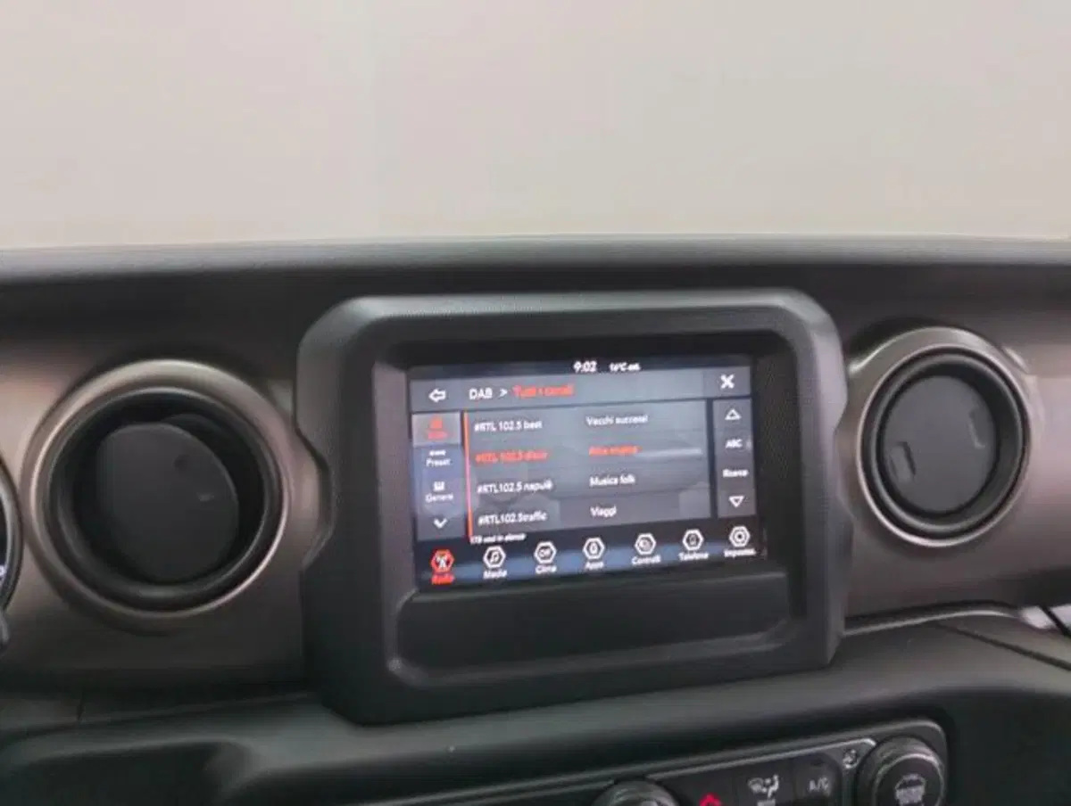 Jeep Wrangler Unlimited usata a Como (15)