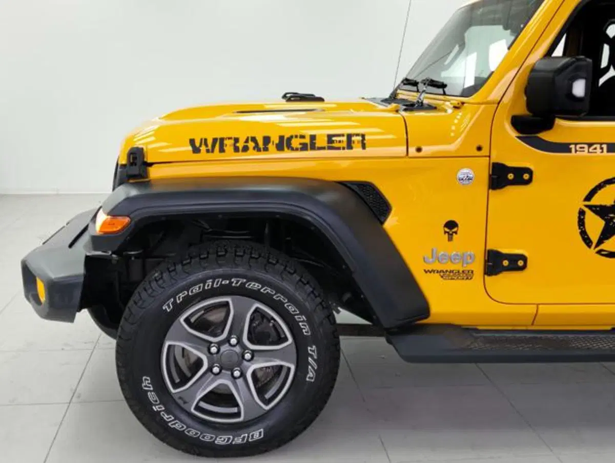 Jeep Wrangler Unlimited usata a Como (9)