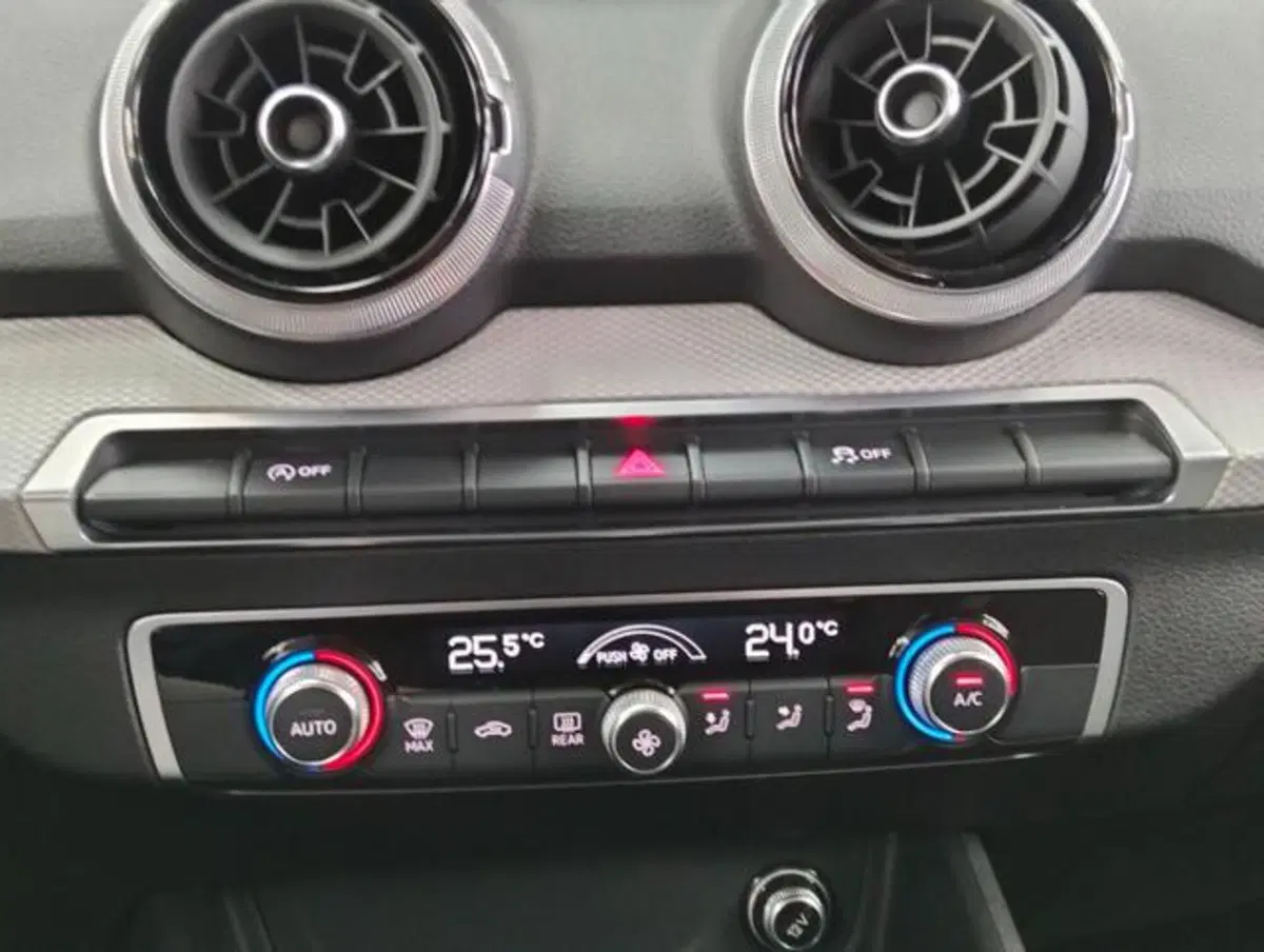 Audi Q2 usata a Como (16)