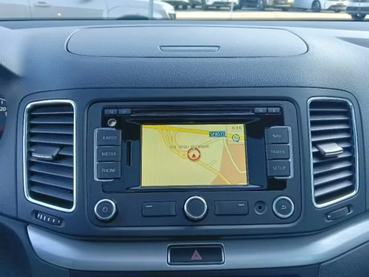 Volkswagen Sharan usata a Brescia (15)