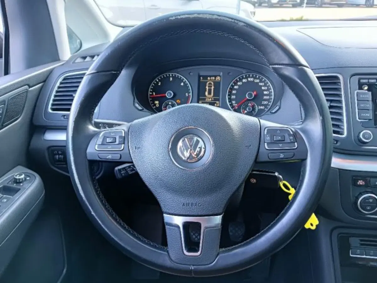 Volkswagen Sharan usata a Brescia (7)