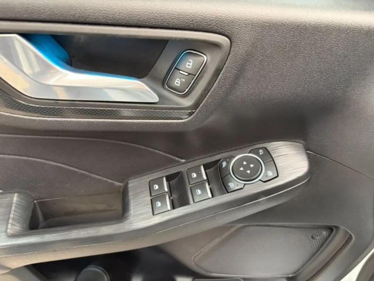 Ford Kuga usata a Lodi (14)