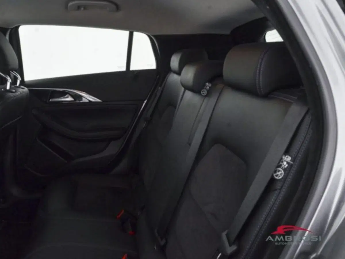 Infiniti Q30 usata a Perugia (10)
