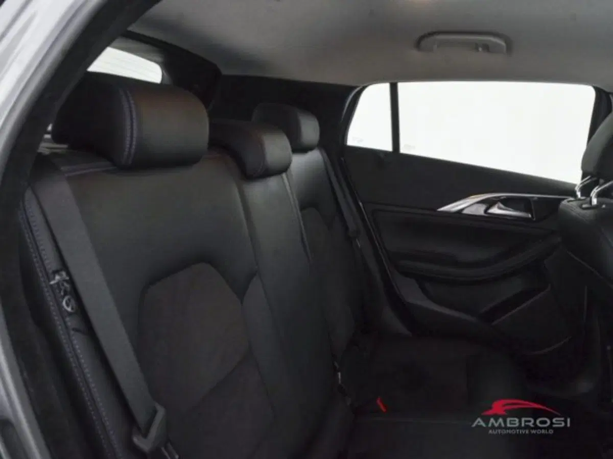 Infiniti Q30 usata a Perugia (11)