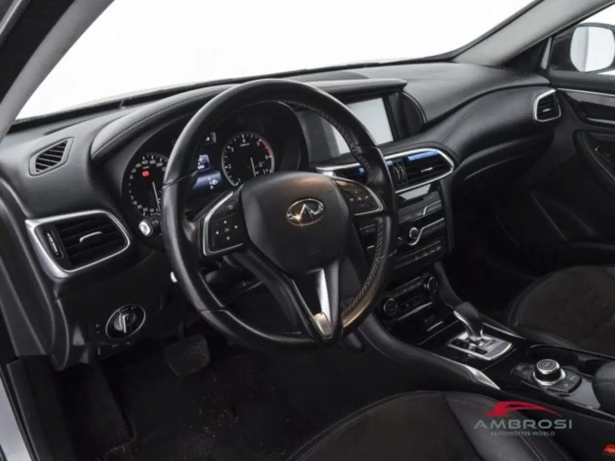 Infiniti Q30 usata a Perugia (8)