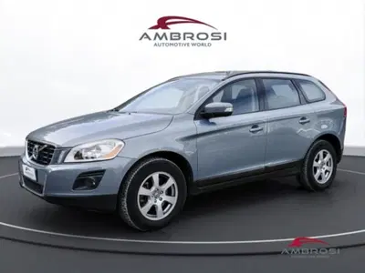 Volvo XC60 2.4 D 163 CV AWD Kinetic del 2009 usata a Corciano