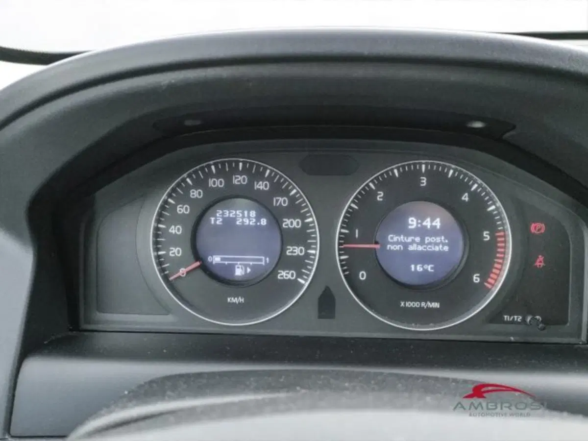 Volvo XC60 usata a Perugia (12)