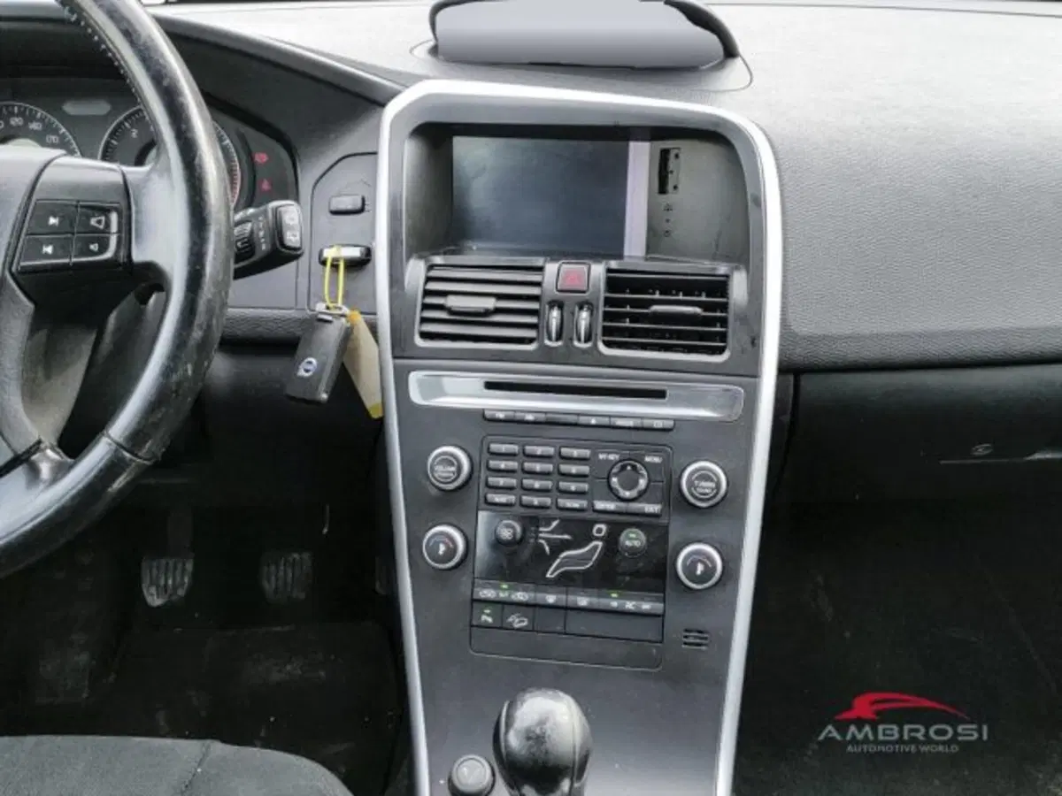 Volvo XC60 usata a Perugia (15)