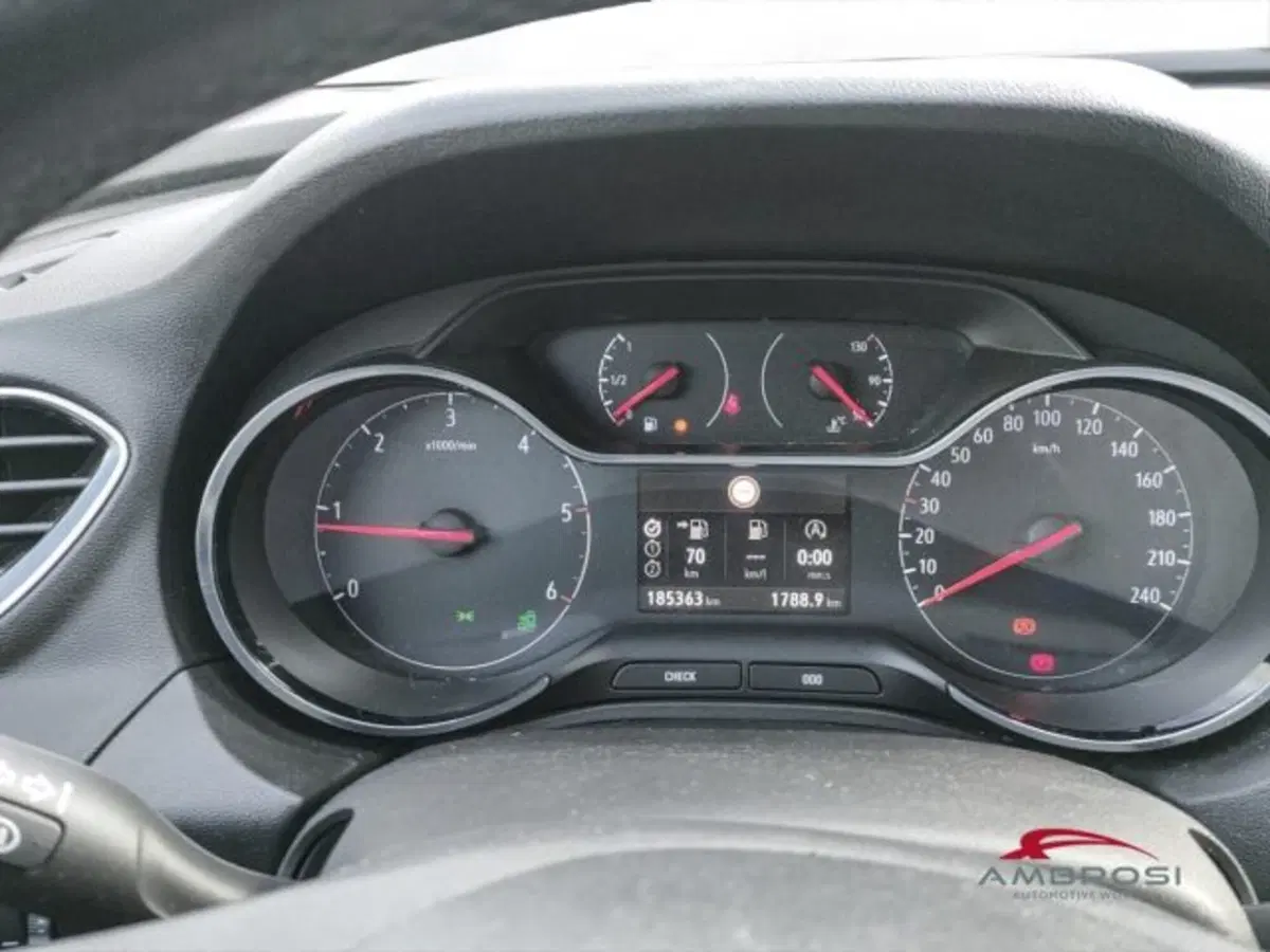 Opel Grandland X usata a Perugia (12)