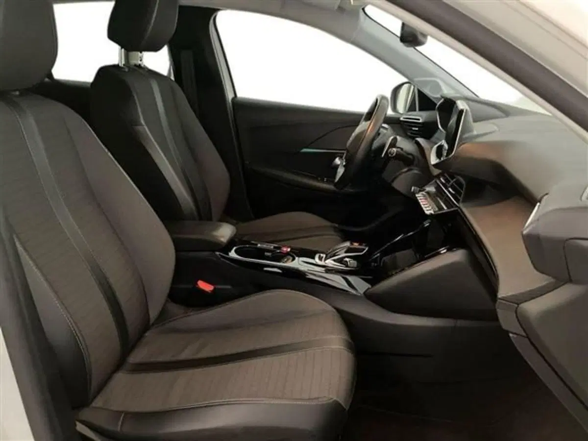 Peugeot 208 usata a Como (11)