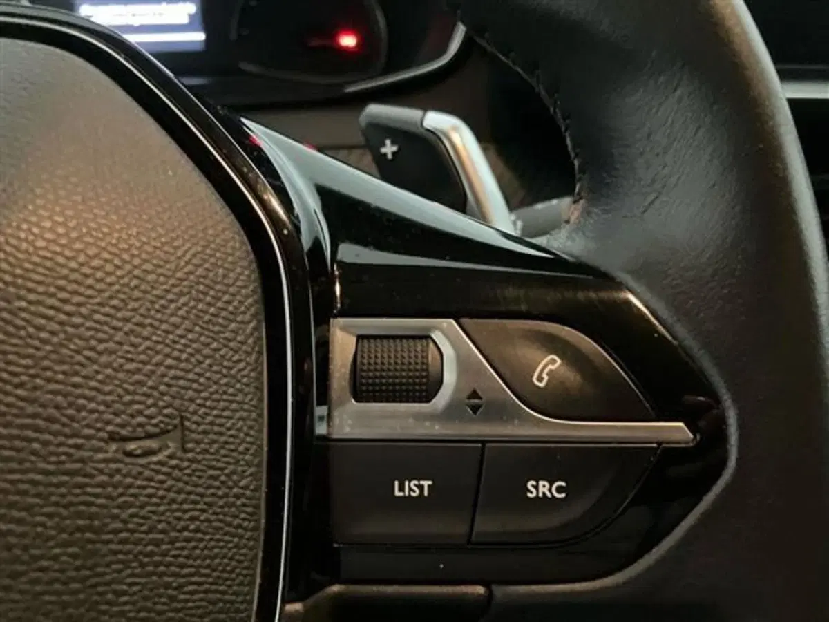 Peugeot 208 usata a Como (18)