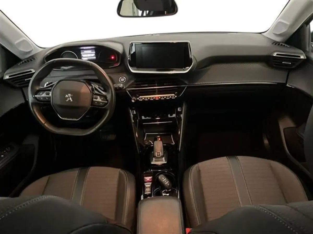 Peugeot 208 usata a Como (9)