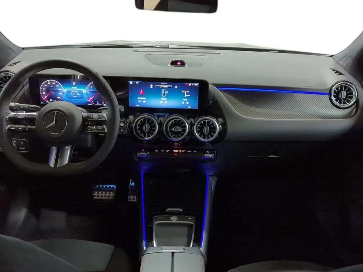 Mercedes-Benz GLA SUV nuova a Bolzano (10)