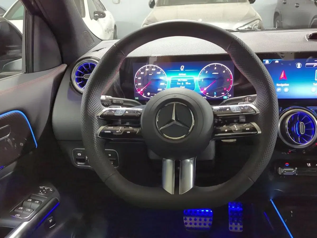 Mercedes-Benz GLA SUV nuova a Bolzano (11)