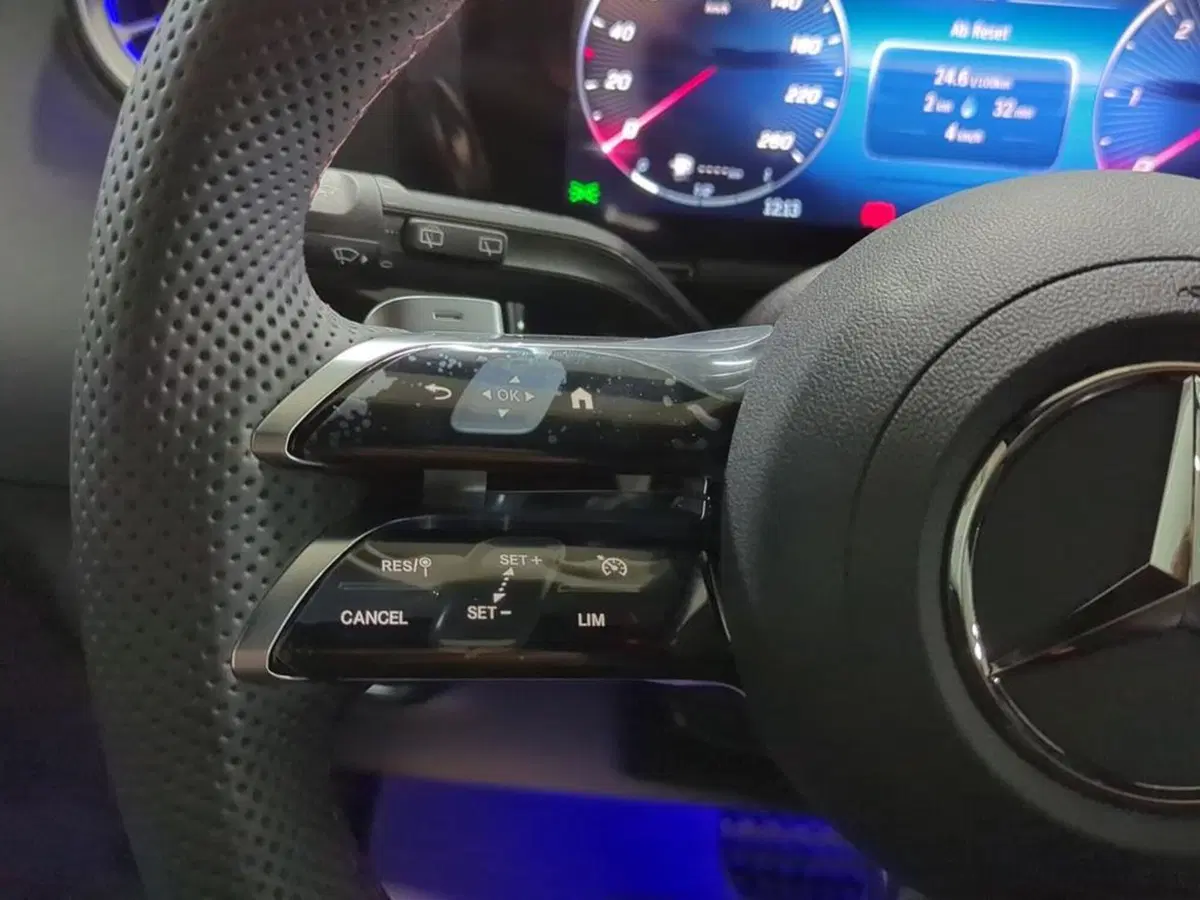 Mercedes-Benz GLA SUV nuova a Bolzano (12)